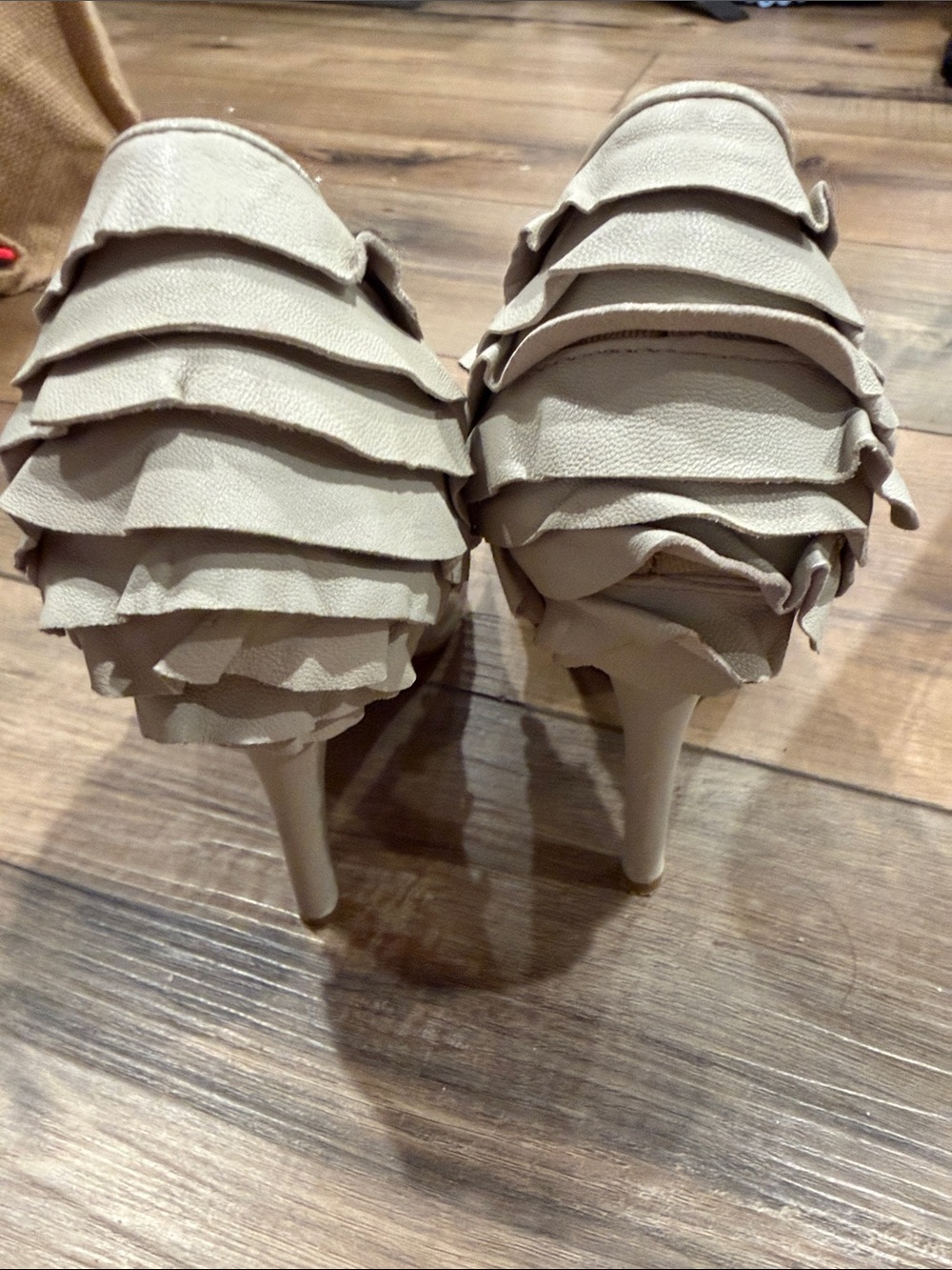 Badgley Mischka Cream Ruffled Round-Toe Pumps - Picture 4 of 7